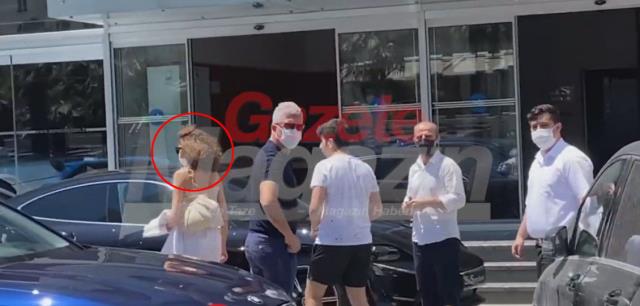 ÖZCAN DENİZ SEVGİLİSİYLE İLK KEZ GÖRÜNTÜLENDİ
